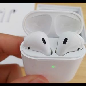 Apple AirPods 2 iphone XS XRX876 Wireless Charging
